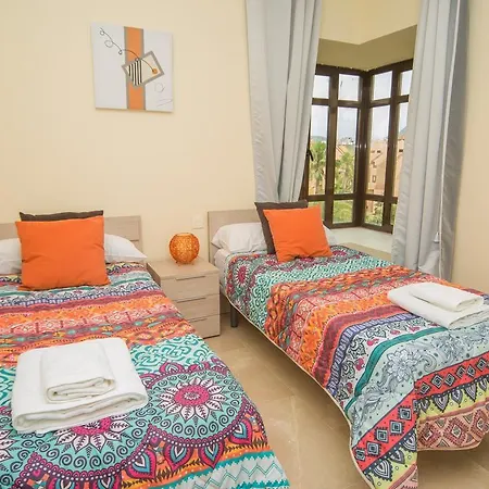 Duquesa Village 13.53.21 Apartment